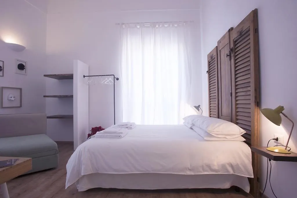 Neapolitan Rooms Bed & Breakfast
